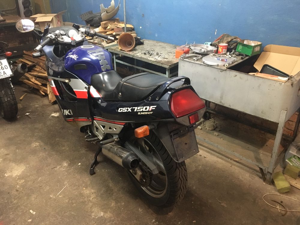 Продам мотоцикл Suzuki gsx 750