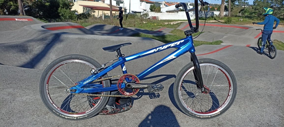 BMX hyper mission 1.0 pro xl  (urgente)