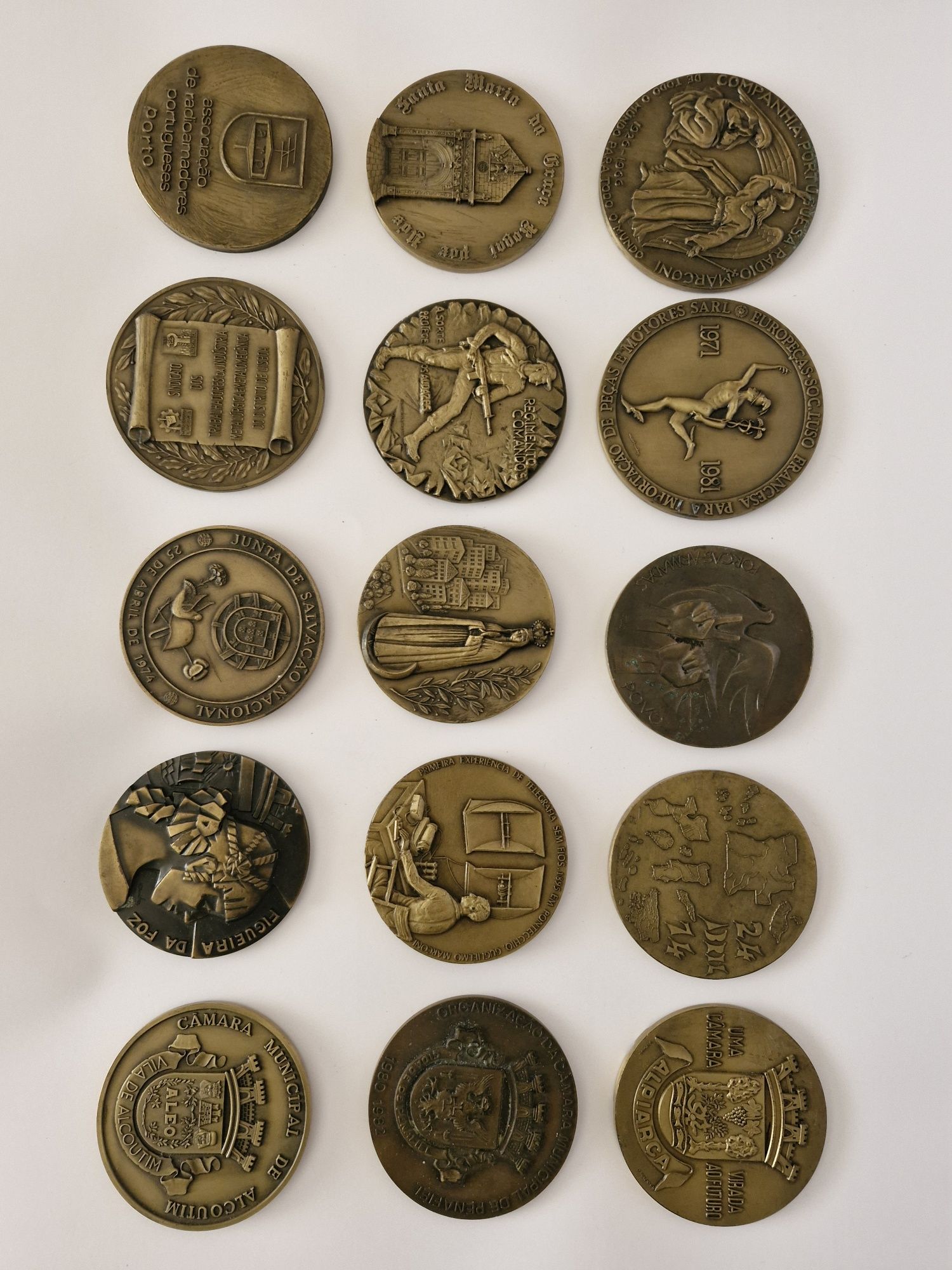 Medalhas comemorativas de bronze antigas