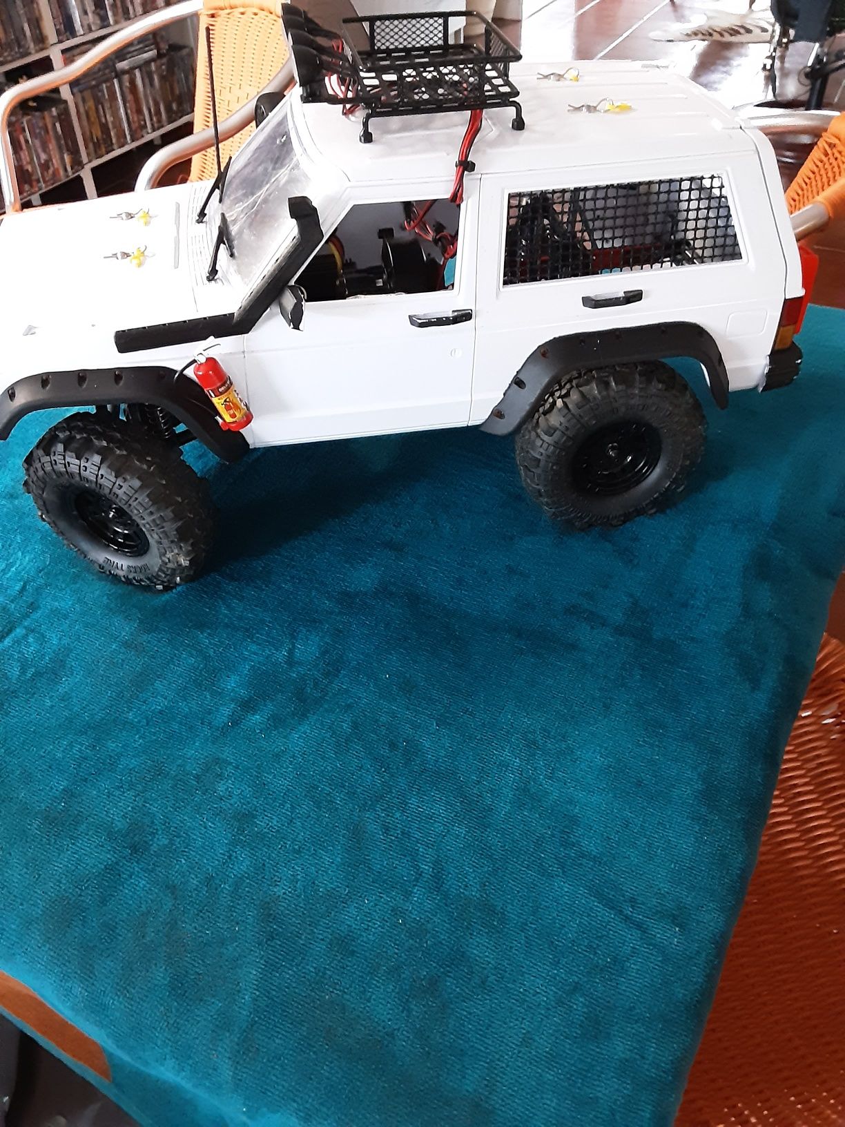 Crawler scale 1.10 Scx10 2 injora cherokee