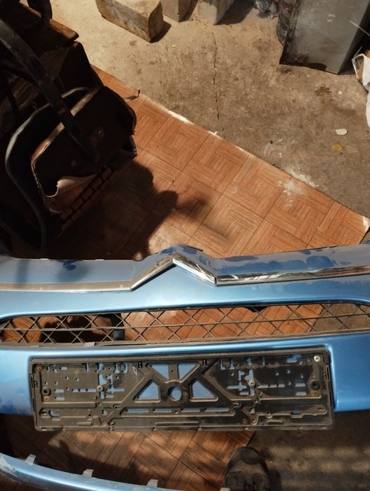 Продам бампер (на запчасти) Ситроен С4 Пикассо