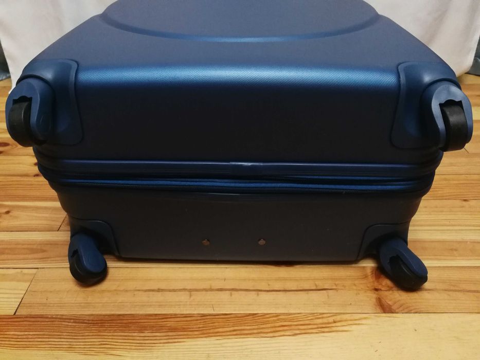 Walizka bardzo duża powiększana, Marco Viaggiatore, ABS, 4 koła.