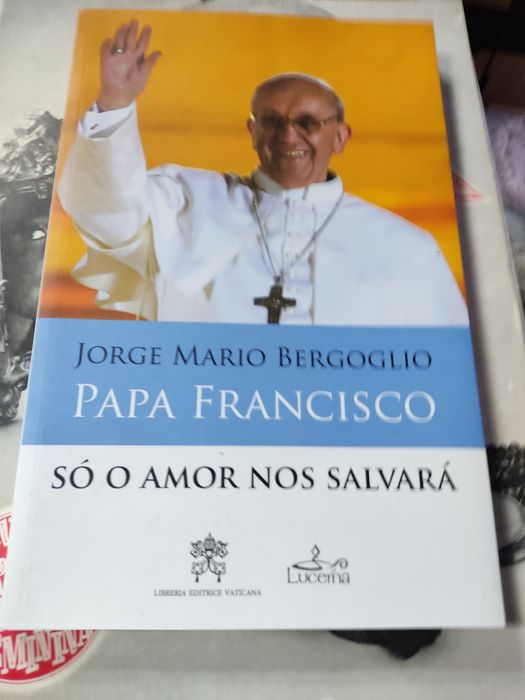 Tenho vários livros religiosos