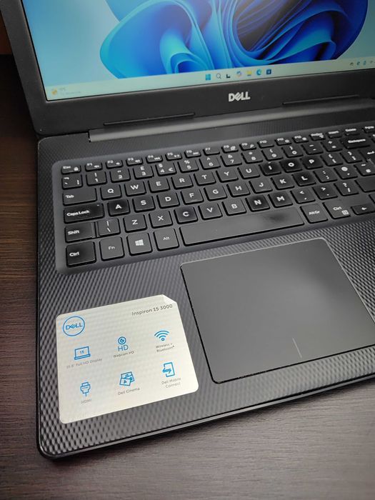 LAPTOP 15,6" FHD | DELL | i3-1005G1 | 16GB RAM | 256SSD 1TB HDD | W11