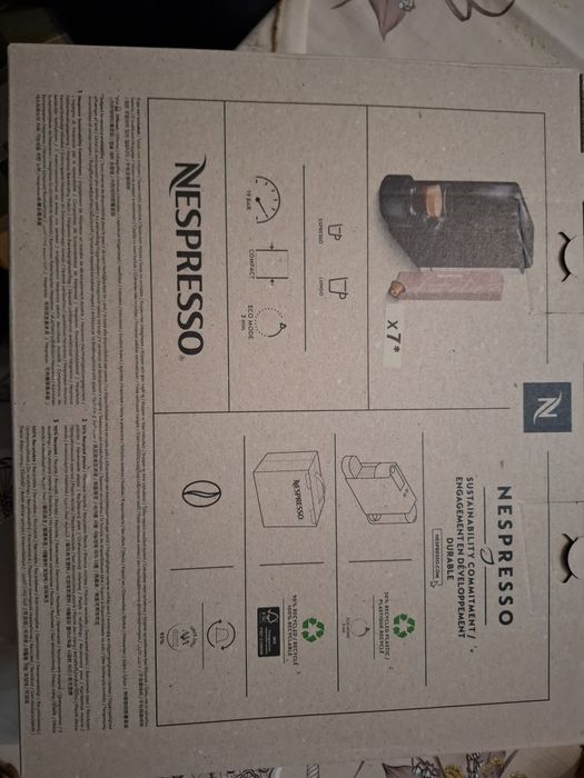 Máquina Café Nespresso Essenza Mini C30 NOVA