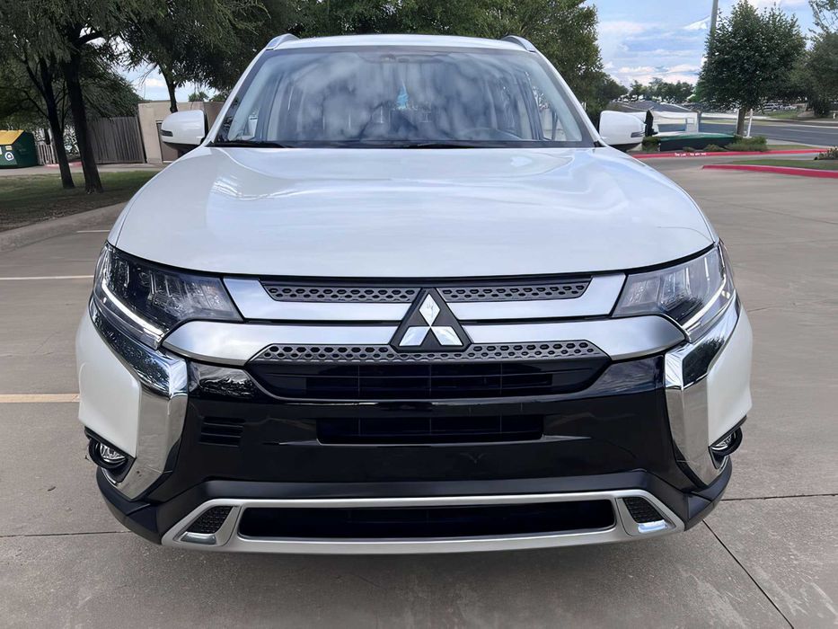 Mitsubishi Outlander      2019