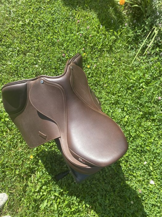 Siodło skokowe Premier Equine Lyon 17,5 cala brązowe