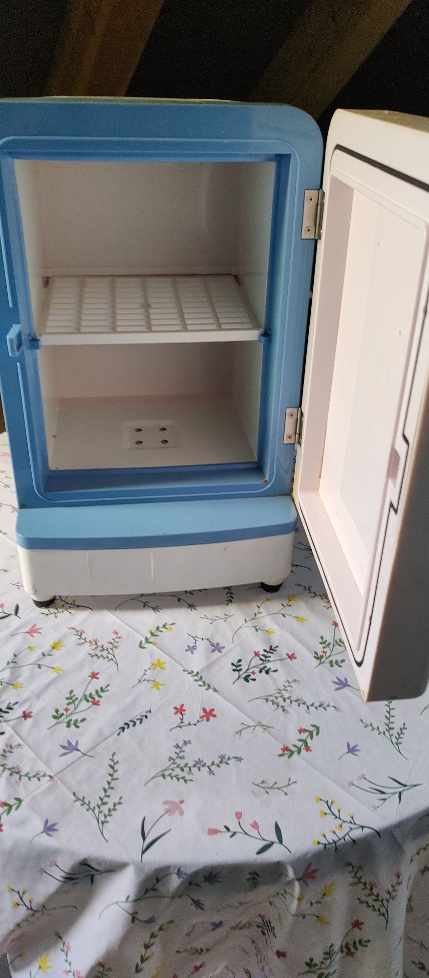 Mini lodówka model CC 13b (DC)