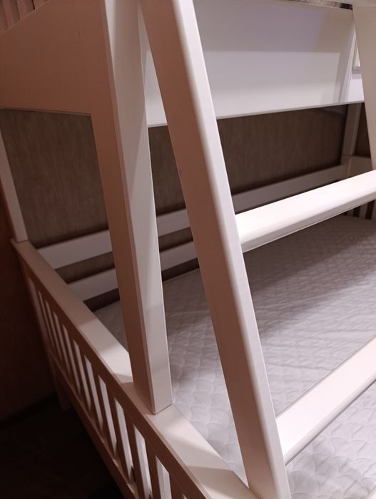 Продам двоярусне ліжко