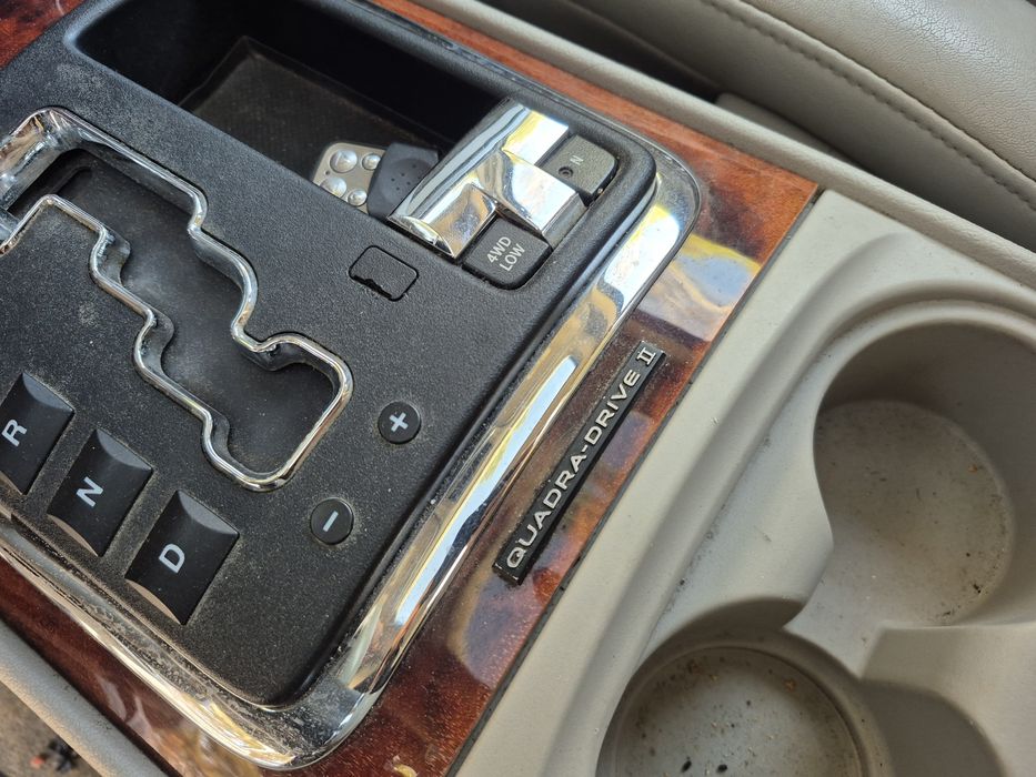 Jeep Commander 5.7 hemi QD2 Overland Gaz