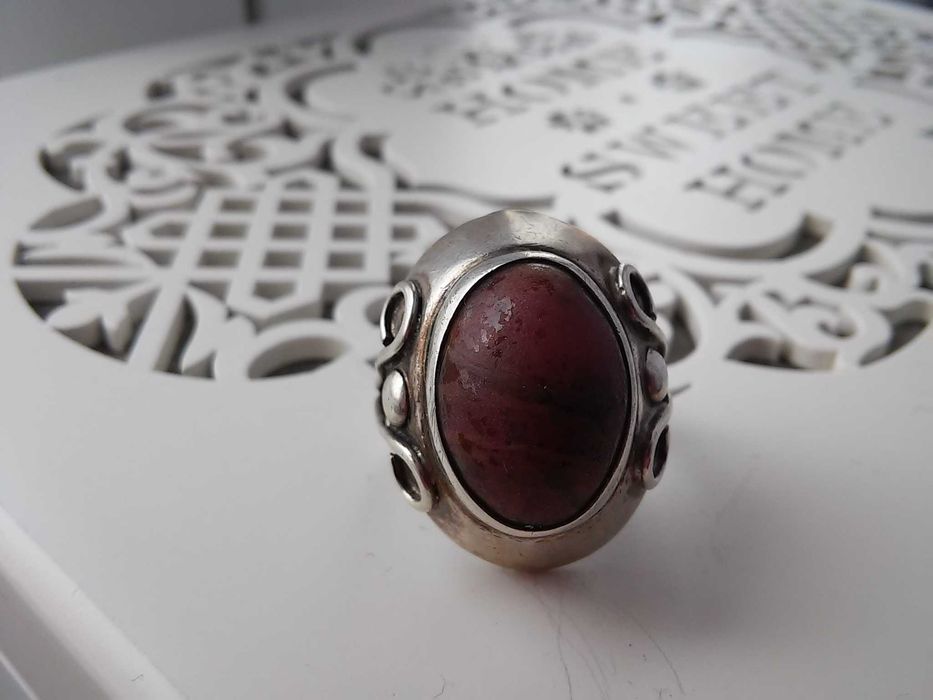 Srebrny pierścionek Metaloplastyki