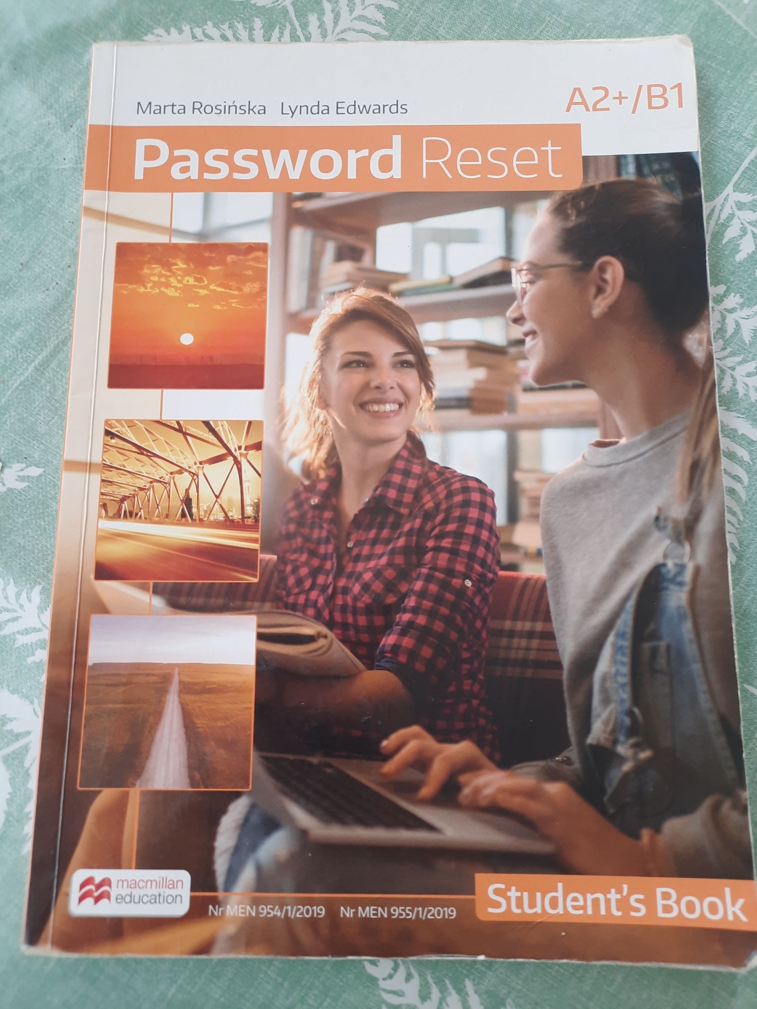 Sprzedam komplet książek do 1 technikum