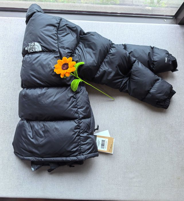 Relaksacyjna kurtka marki TNF w kolorze czarnym / rozmiar S