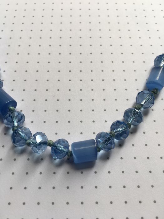 Винтажные бусы голубое сатиновое стекло