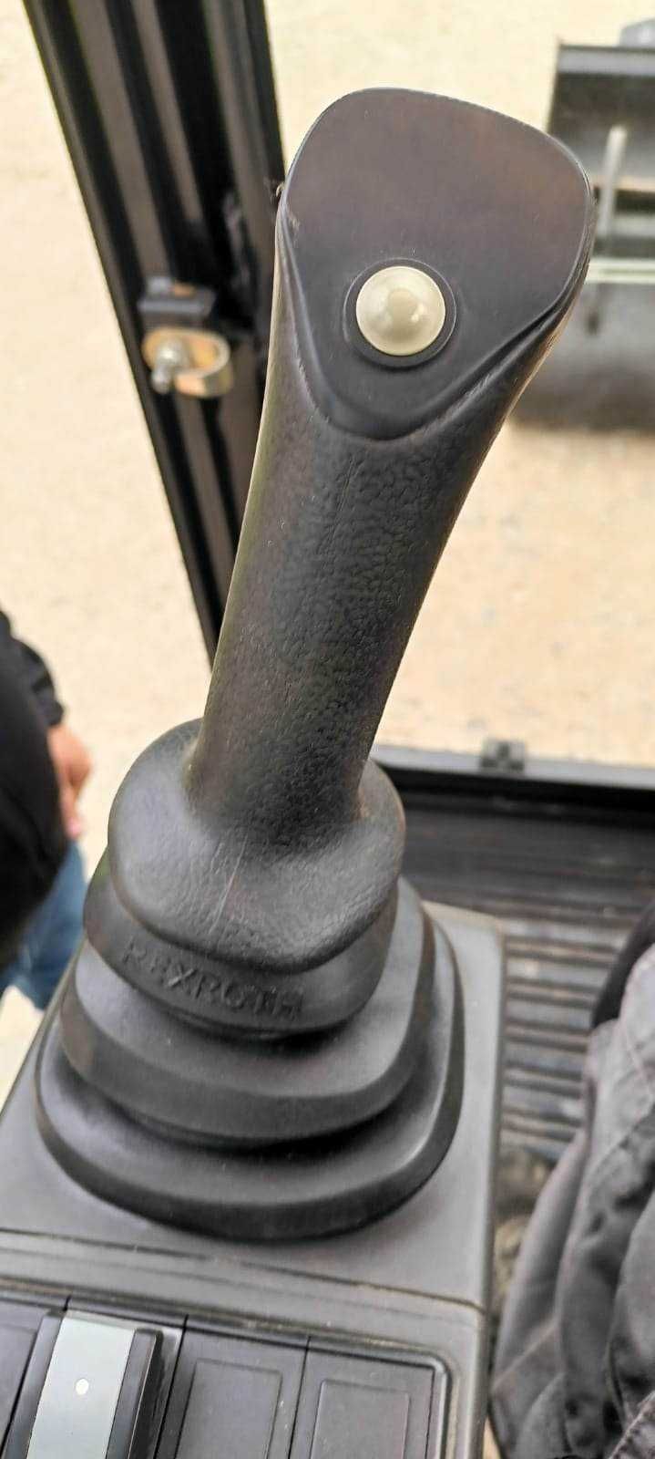 Minikoparka Cat 302.7D