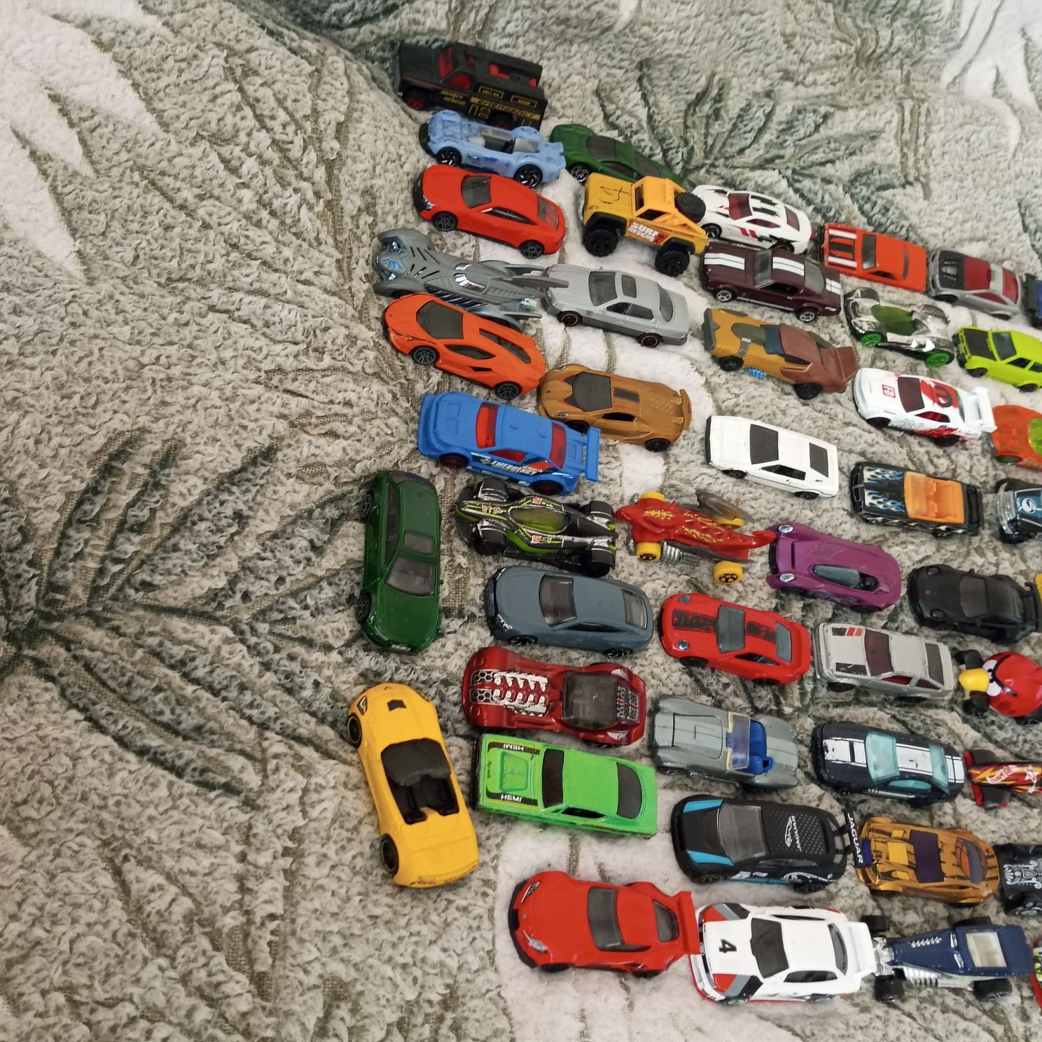 Машинки hot wheels более 100+ моделей