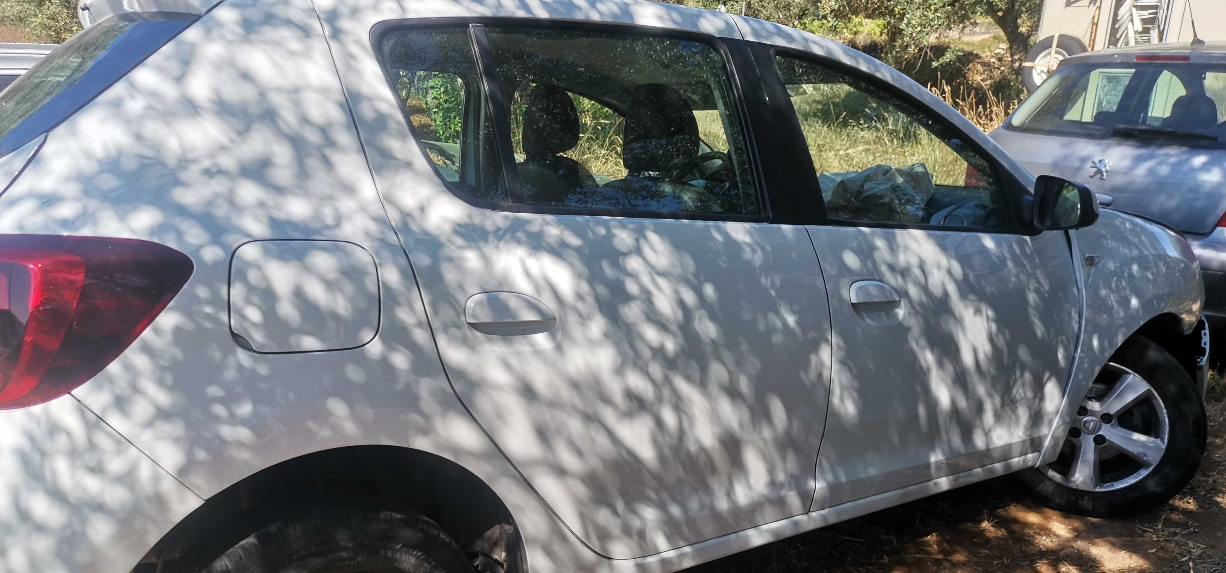 VENDO carro, Dacia sandero 0.9 TCe Comfort de 2017