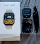 Smartwatch w kolorze czarnym