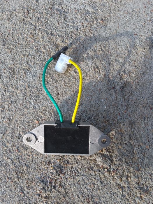 Regulator napięcia alternatora c-330 C-360 Fiat 126p Polonez Lublin.