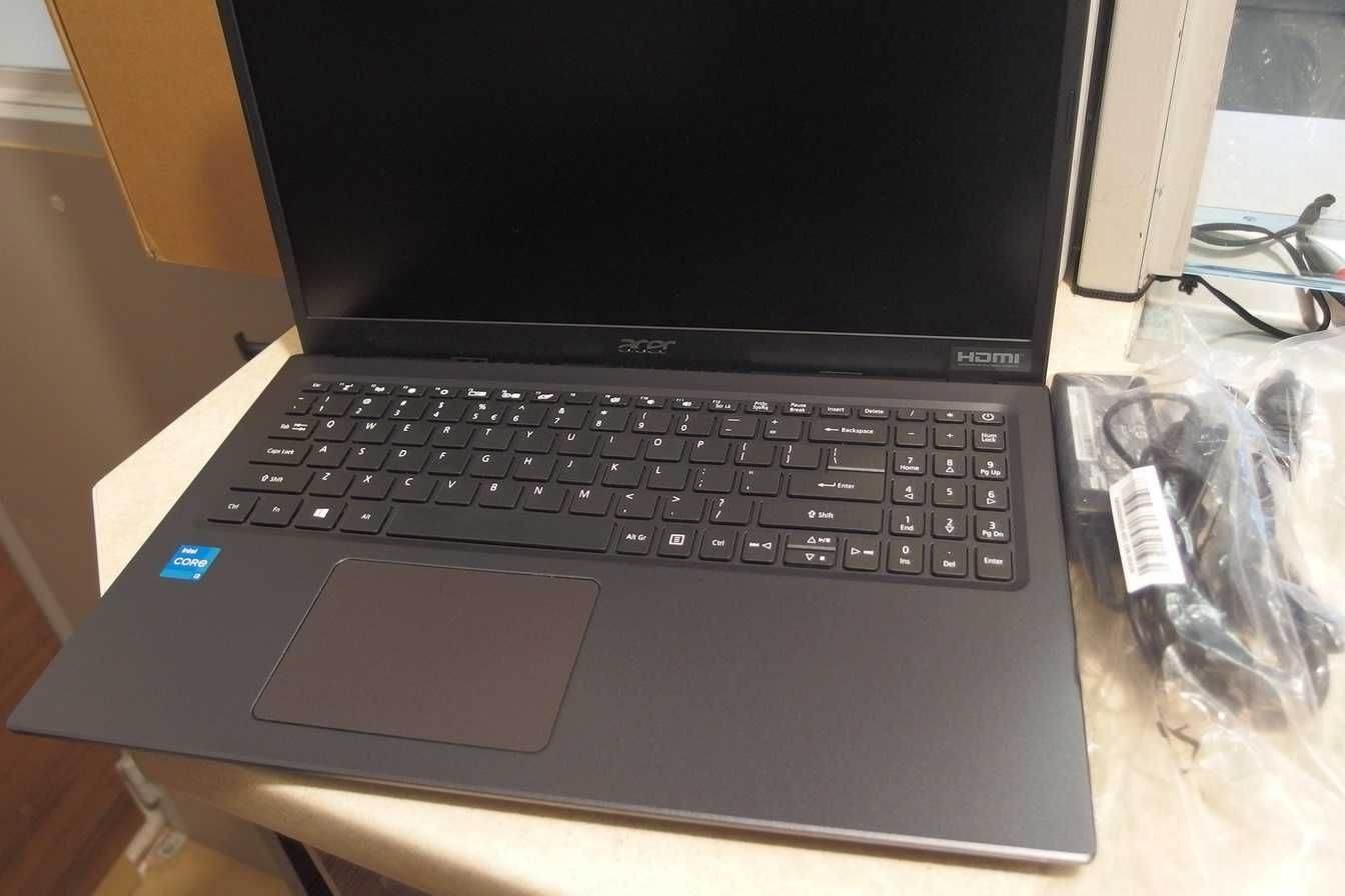 Laptop ACER Extensa 15 intel i3 8GB ssd 256GB Win10