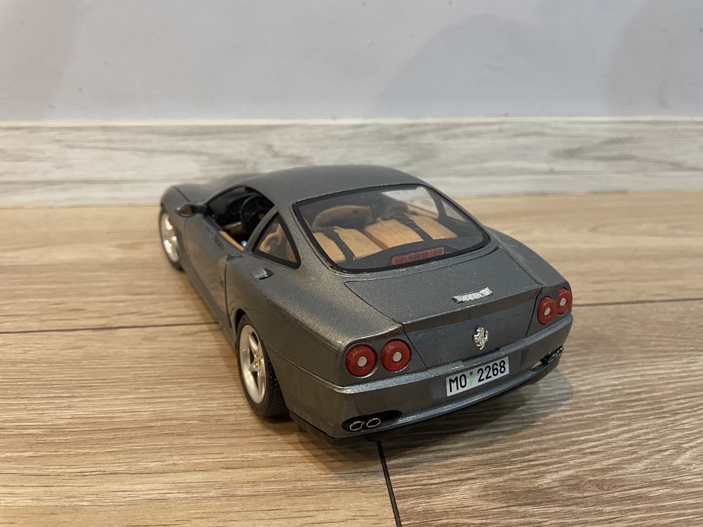 151. Model Ferrari 550 Maranello 1:18 BBurago Burago ( maisto)