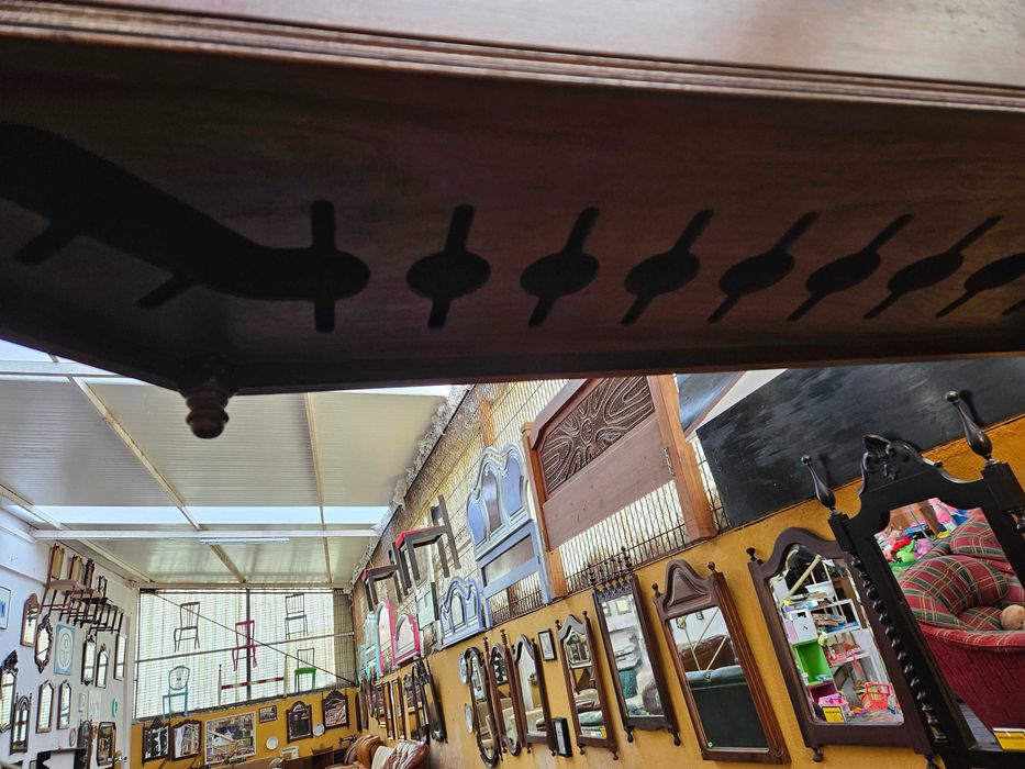 Móvel bar em madeira maciça - óptimo estado geral