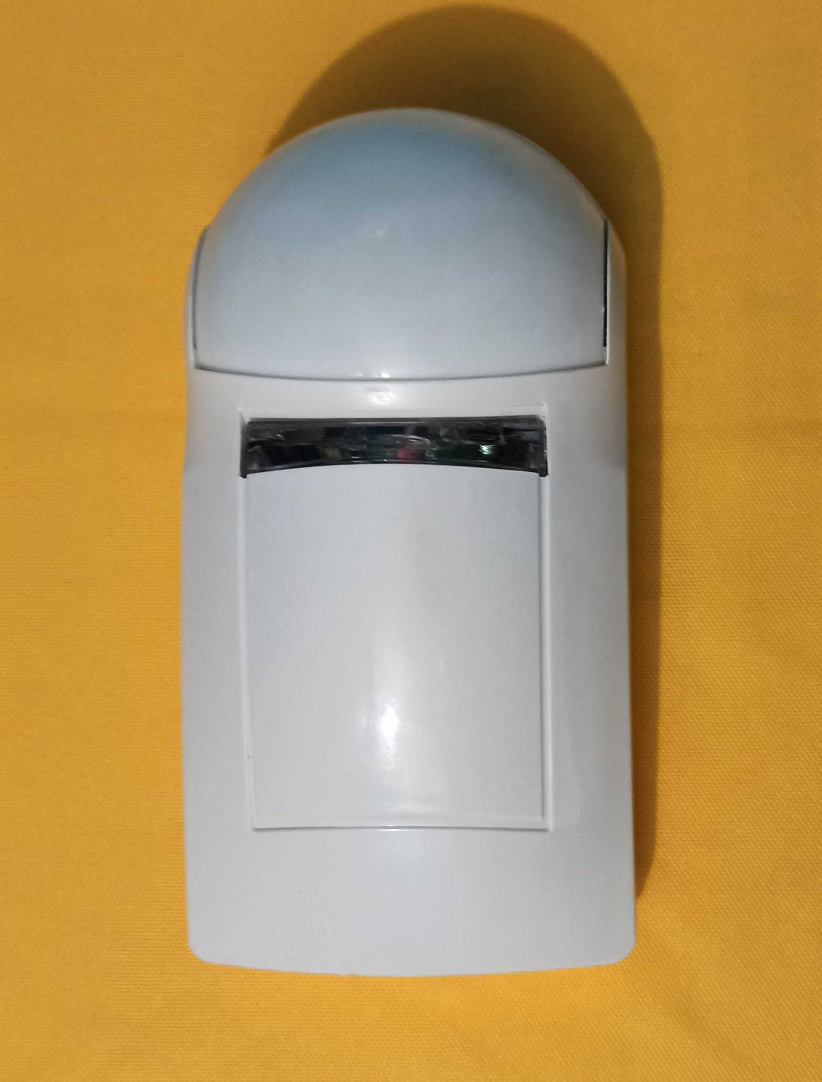 Датчик движения комбинированный ИК+МВ Crow SRX-1100(Aritech DD455)
