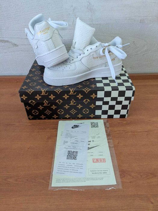 Sapatilhas NIKE LV – 35€