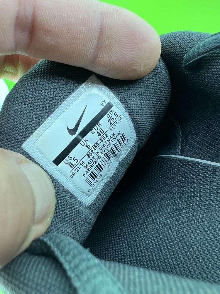 Жіночі кросівки для бігу 40р.Nike Lunarconverge 852469-002