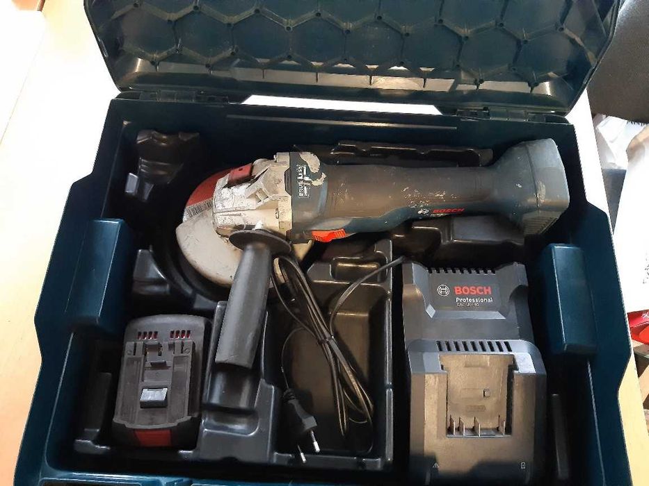 Zestaw szlifierka kątowa Bosch GWS 18V - 10C akumulatorowa w walizce