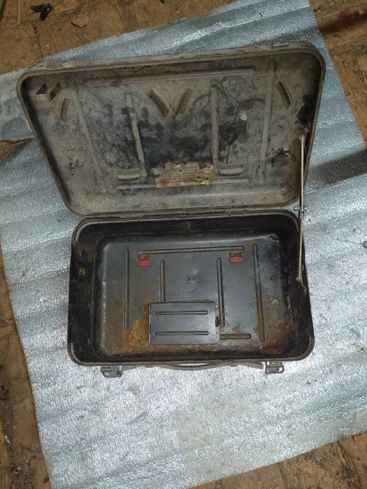 Ящик металевий.,