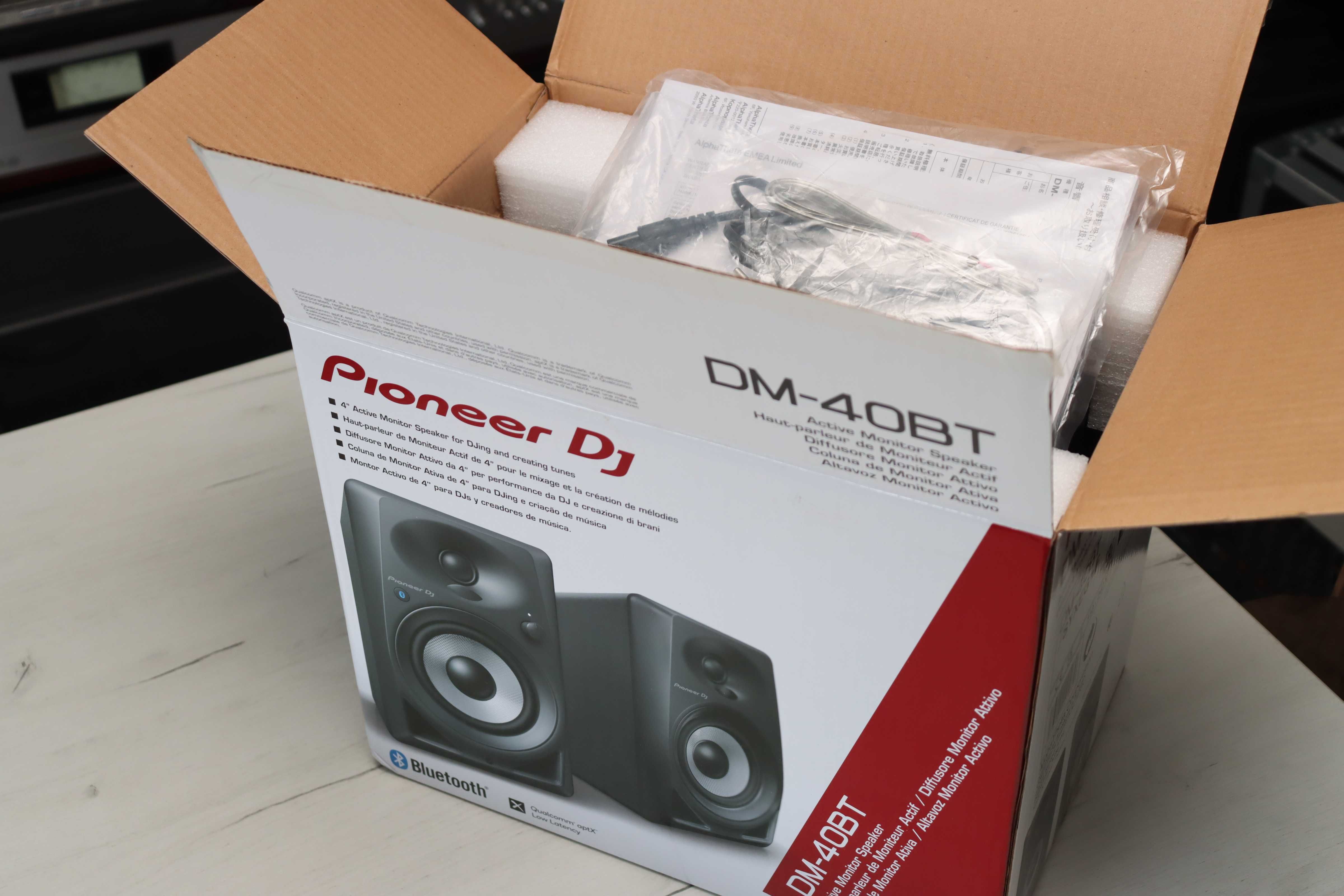Pioneer DJ DM-40BT aktywne monitory odsłuchowe Bluetooth