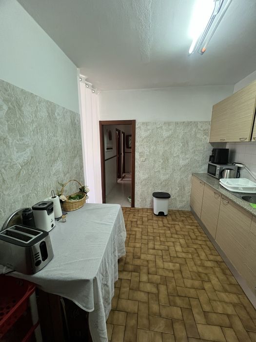 Arrenda-se quarto para casal por 400 € por mês