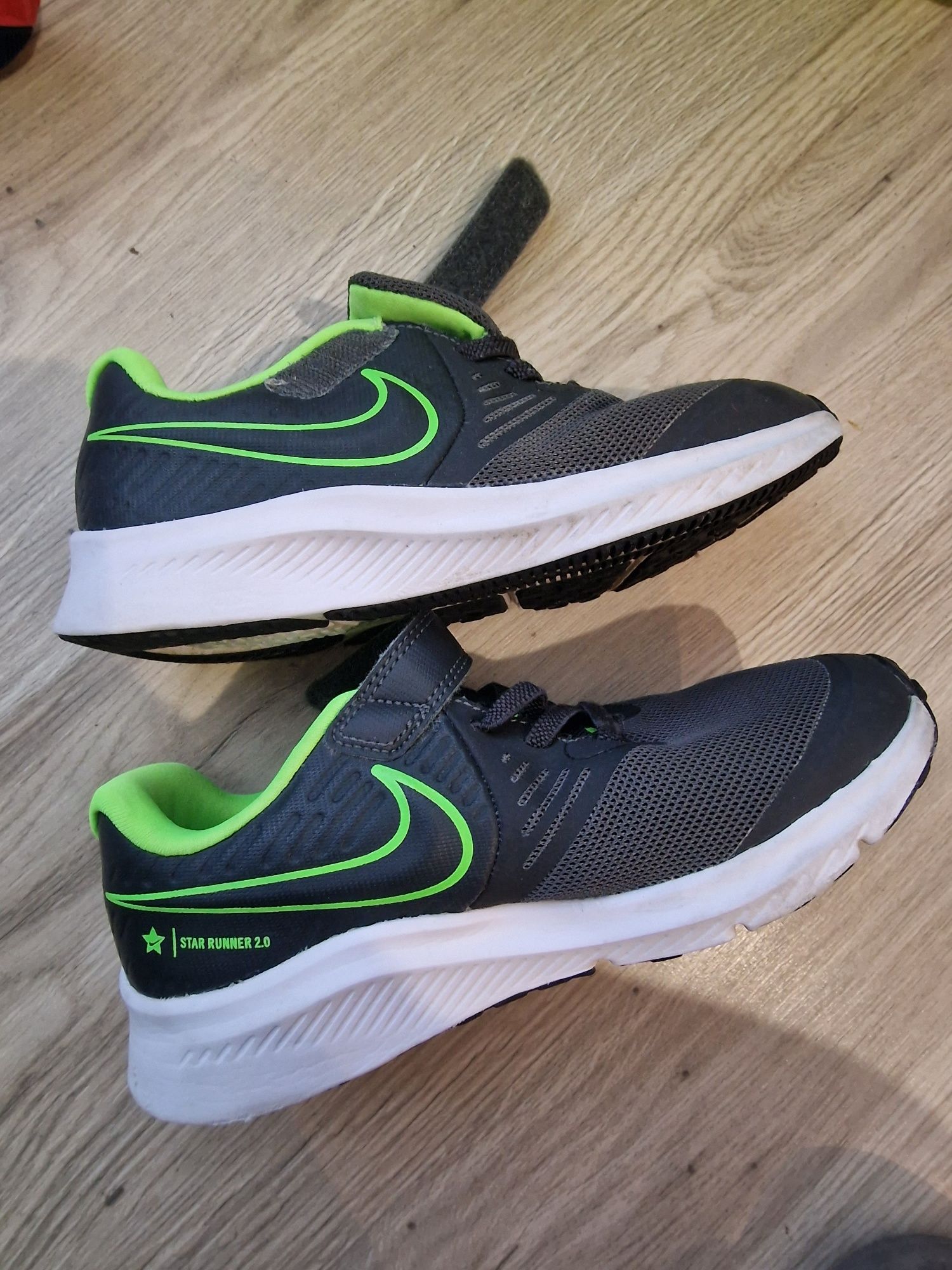 Nike r.32 buciki stan jak nowy