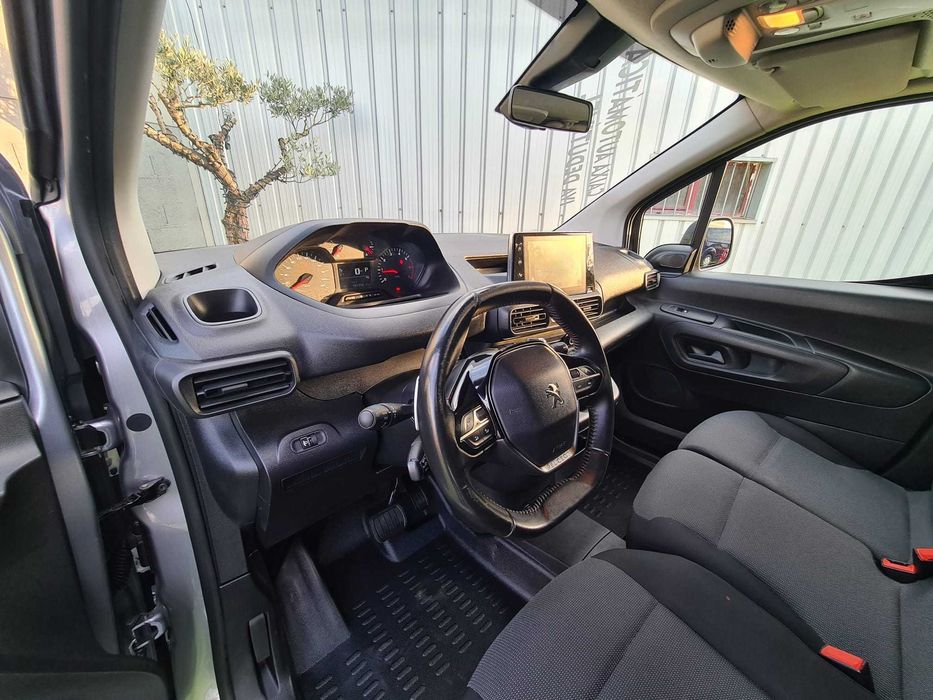 Peugeot Partner 1.5 BlueHdi Longa EAT8 CAIXA AUTOMÁTICA IVA DEDUTÍVEL