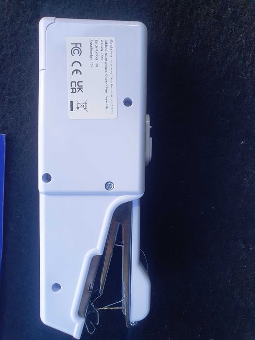 Швейна машинка електро та ручна