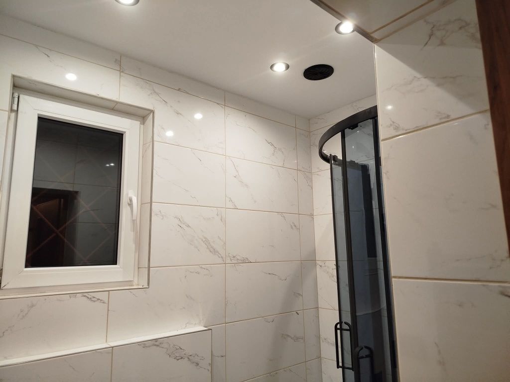 Mieszkanie do wynajęcia -2 pokoje, salon z kuchnią i łazienka