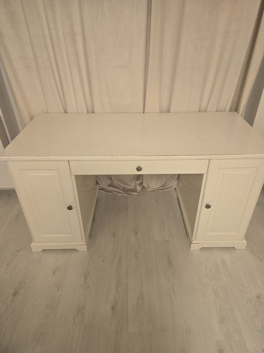 Biurko z krzesłem sprzedam