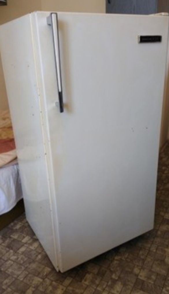 Lodówka z zamrażarką Mińsk 10, sprawna, zadbana.