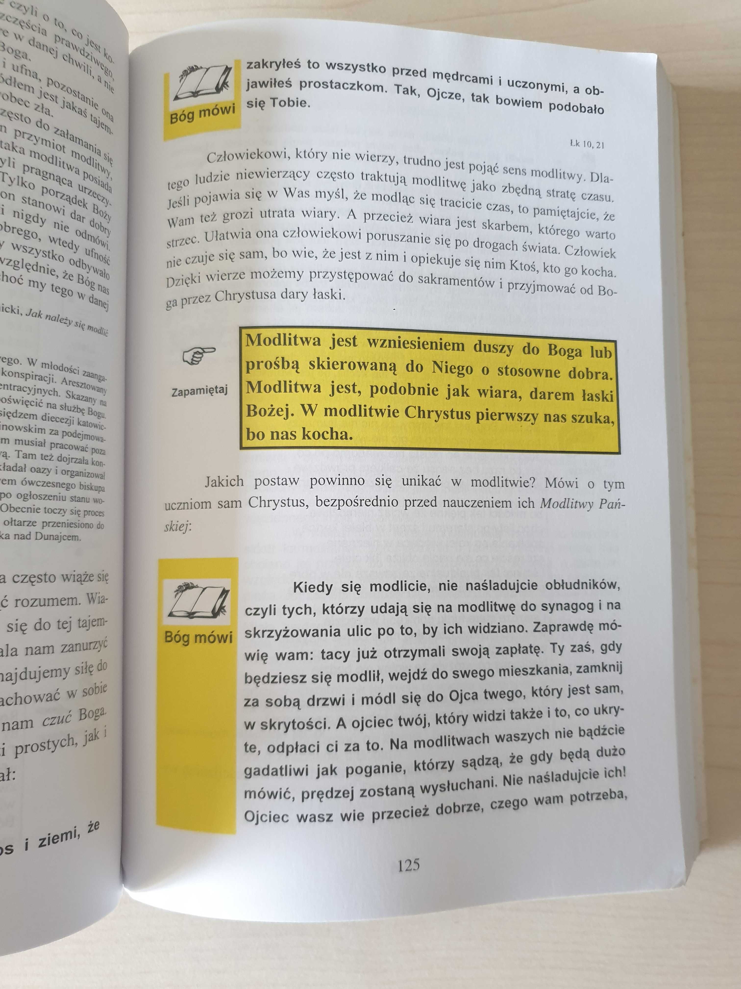 Podręcznik: Tak niech świeci wasze światło - ks. Piotr  Tomasik