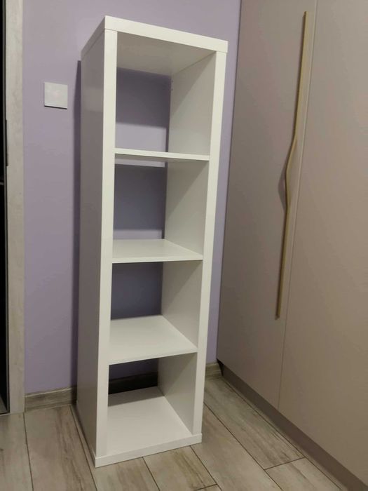 Sprzedam regał biały IKEA KALLAX o wymiarach 42x147 cm.