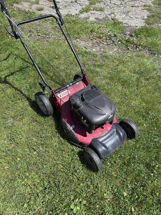 Kosiarka Briggs&stratton 675 uszkodzona silnik częsci