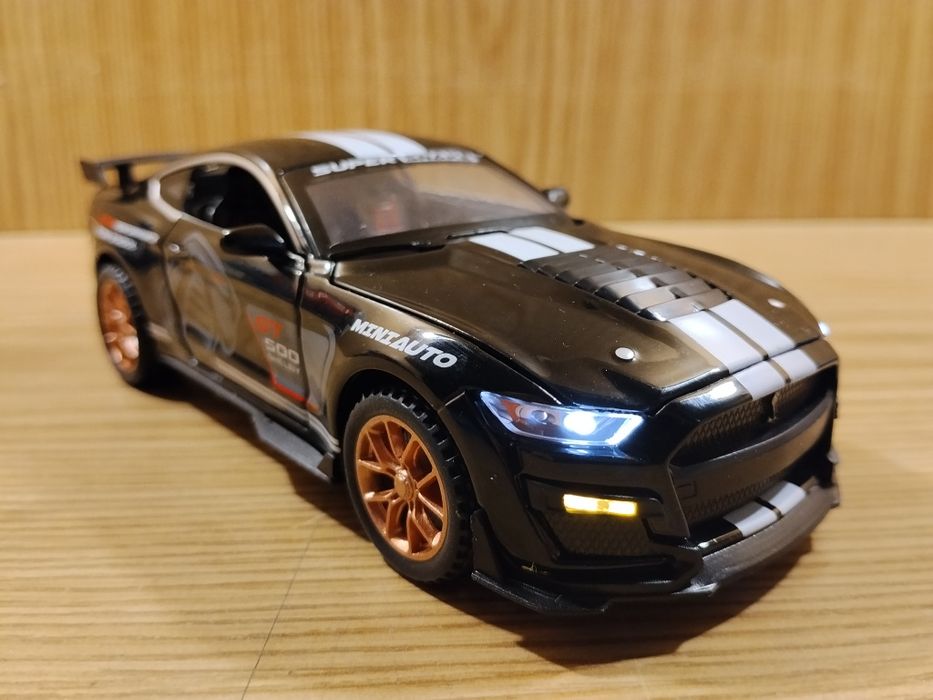 Модель машинка Ford Mustang Shelby gt 500 1:32 автоэксперт металл,свет