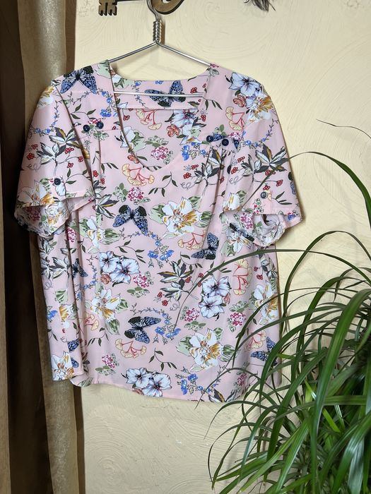 Блуза в квітковий принт