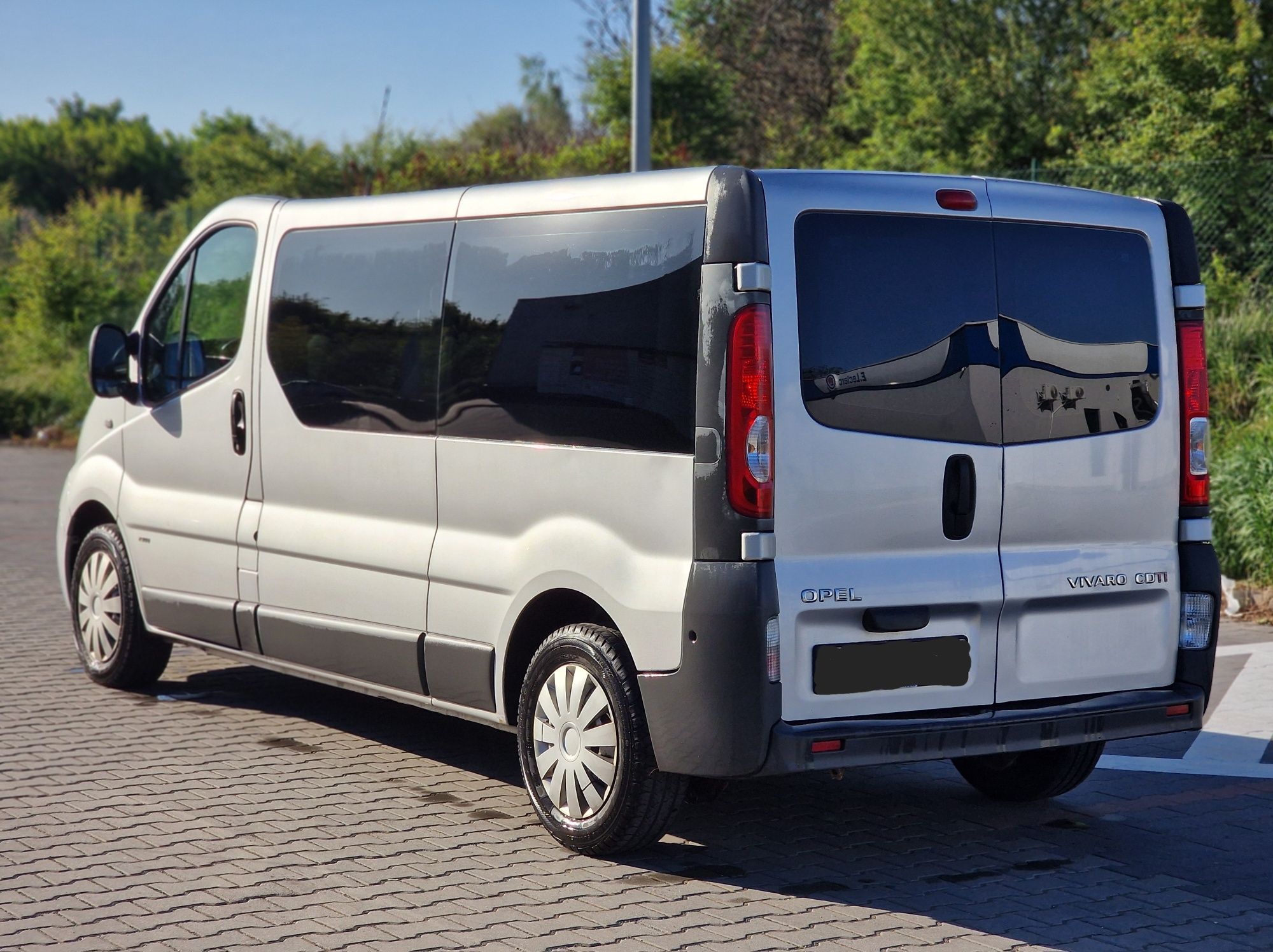 Wynajem samochodów 9 osobowych bus +FV23+OPEL VIVARO/RENAULT TRAFIC