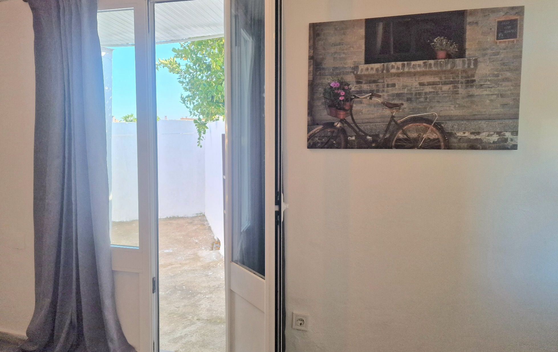 Estúdio T0 com terraço privado. 2 pessoas Máximo.