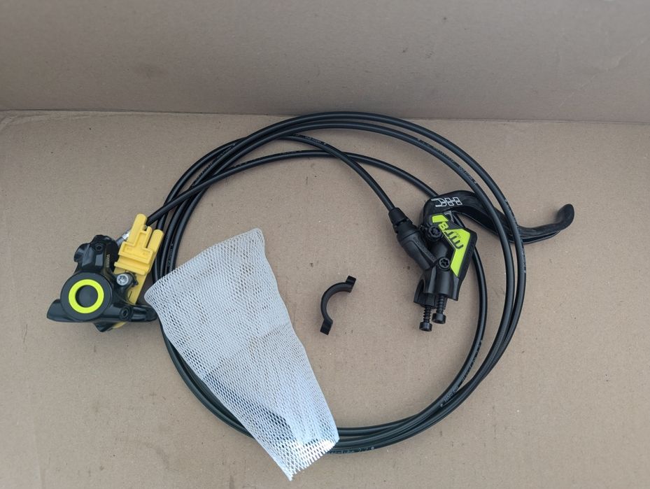 Hamulec Tarczowy MAGURA MT8 SL HC-Carbon 2 tłoczki 2200mm prawy, tył