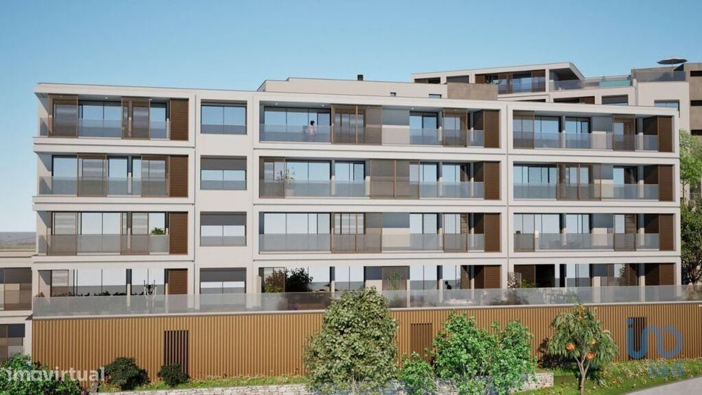 Apartamento T3 em Estreito de Câmara de Lobos de 135,00 m2