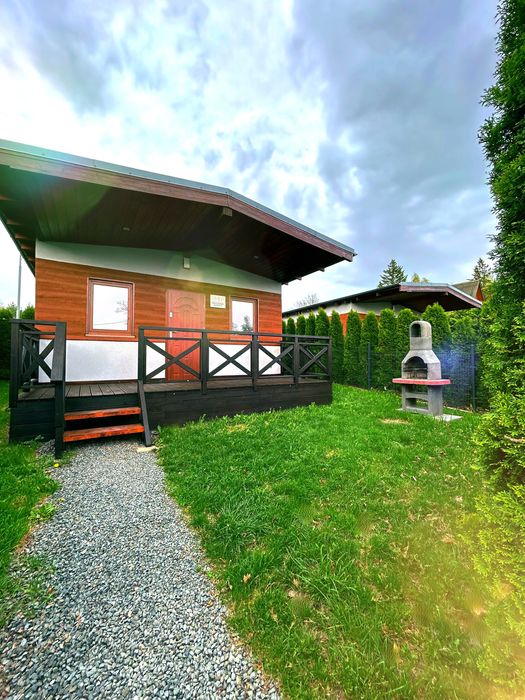 Całoroczne domki nad jeziorem Bożkowice z klimatyzacją/ogrzewaniem