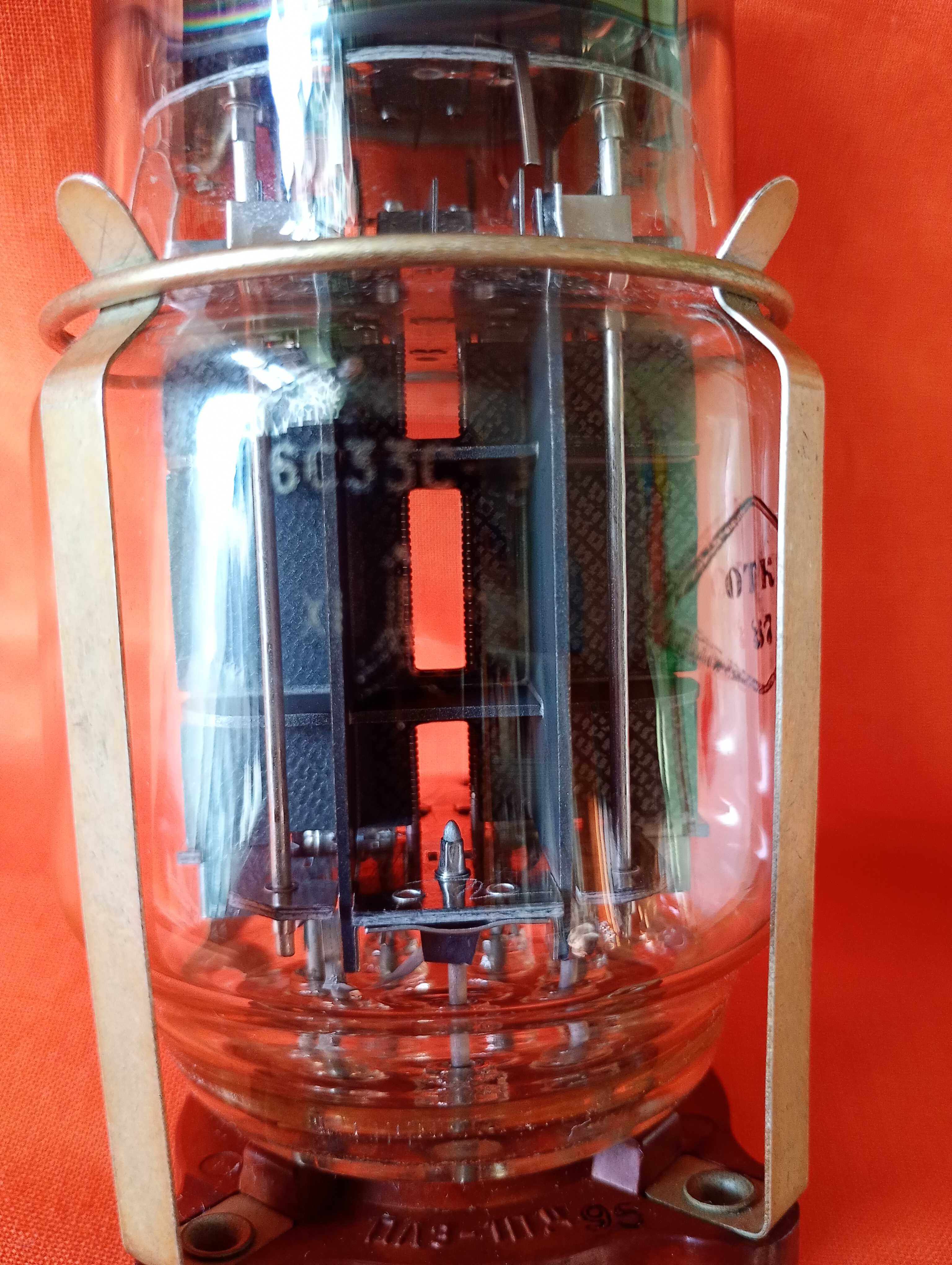 Lampa/trioda 6S 33S tzw. "diabełek"